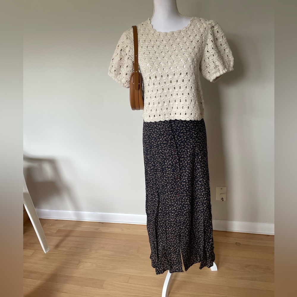 Vintage ditzy floral print midi button front skirt middle slit size medium